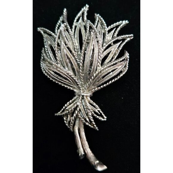 Vintage MidCentury Flower Brooch - Picture 1 of 3